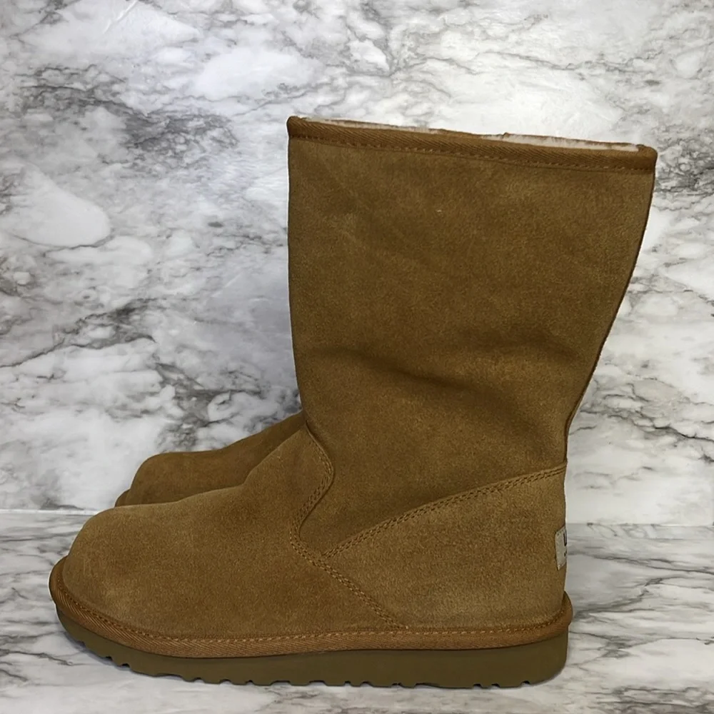 UGG kid Lil sunshine Tan weather Winter size 5 New 100% wool